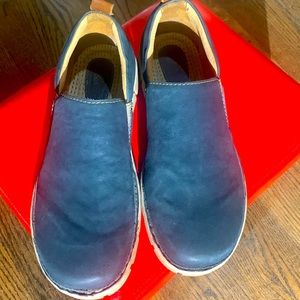 Born casual lightweight casual loafers- 10-1/2 D. Worn once